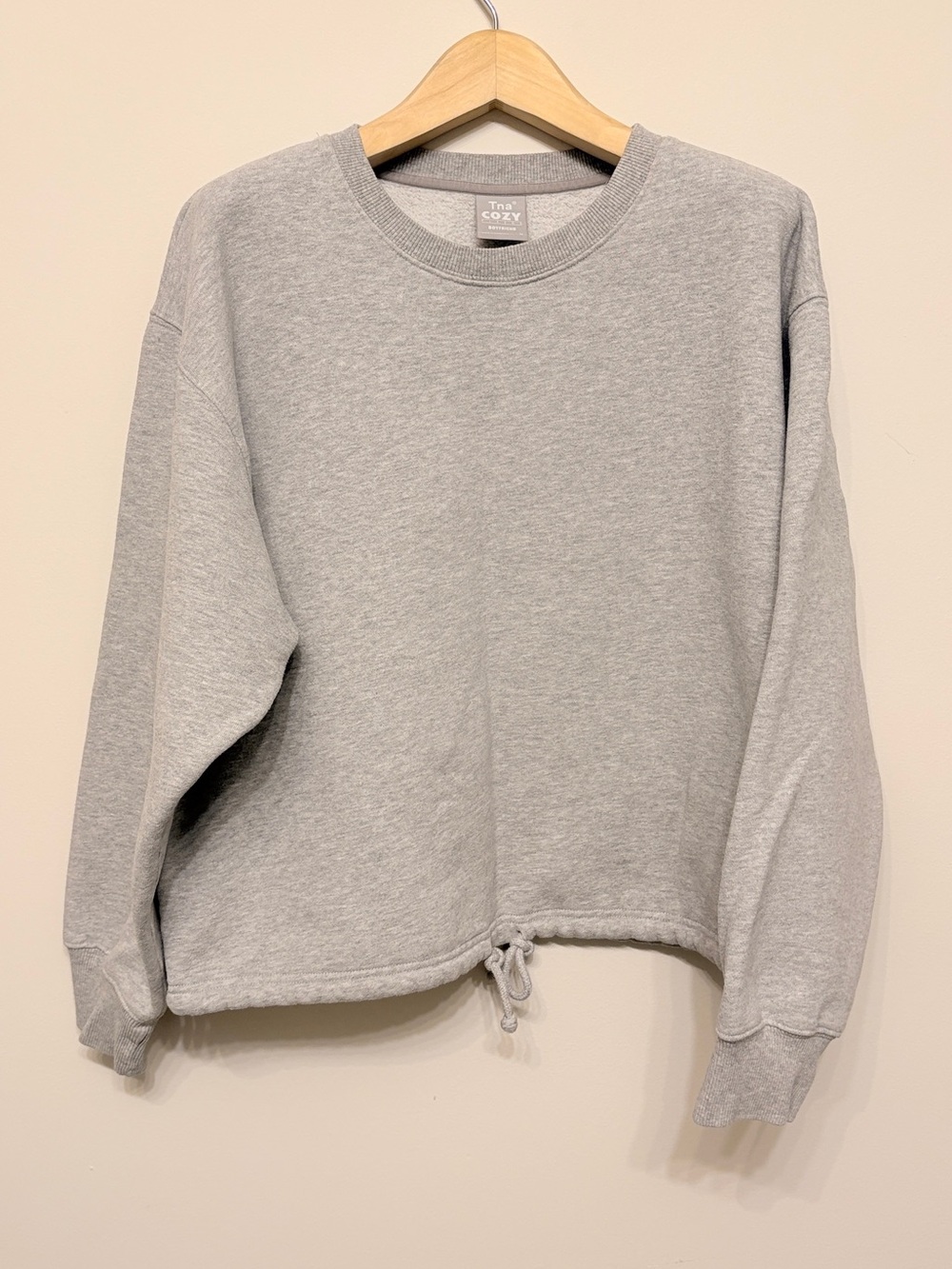 Aritzia TNA grey boyfriend crew sweatshirt sz m medium preowned